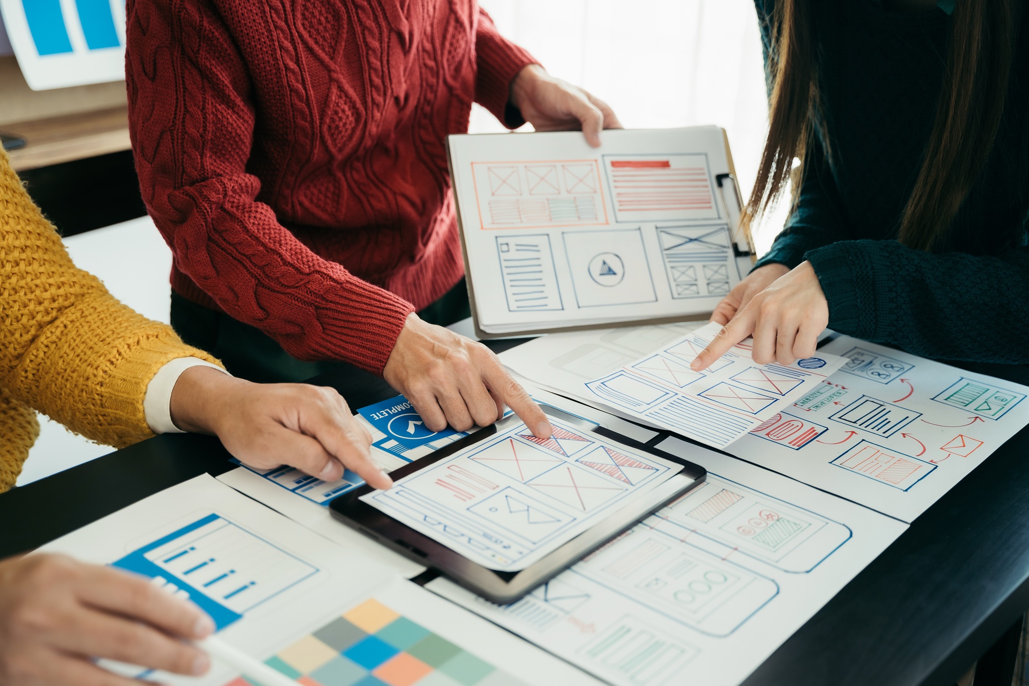 Creative team web designer planning application development